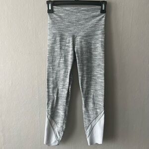 Lululemon Grey Wunder Under Crop II Roll Down  Crop 23” Leggings Size 4